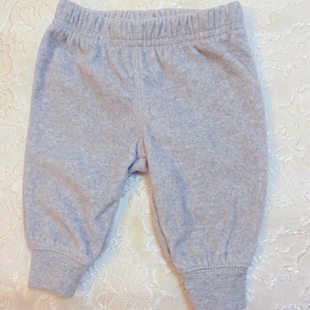 🎉Carter’s Pull on Casual Pants size :0-3 M